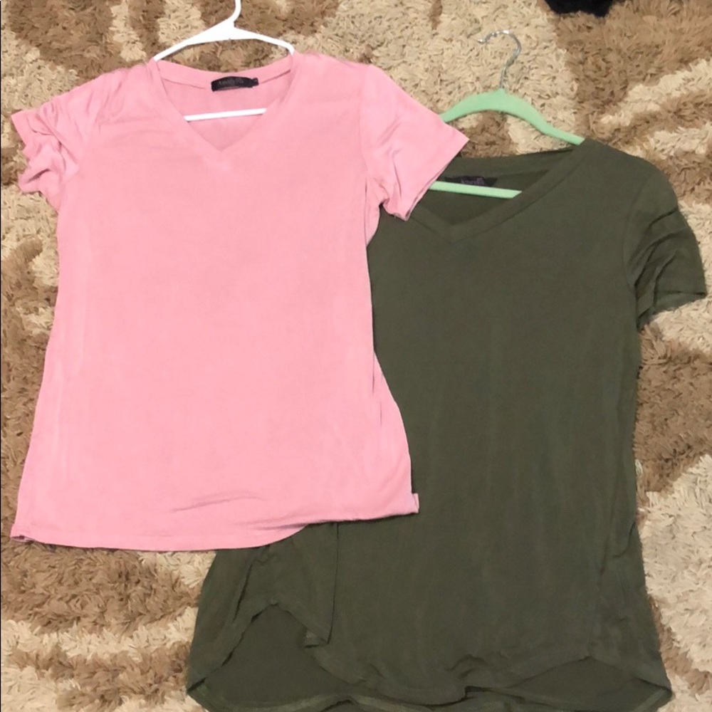 Amaryllis V-neck Tops